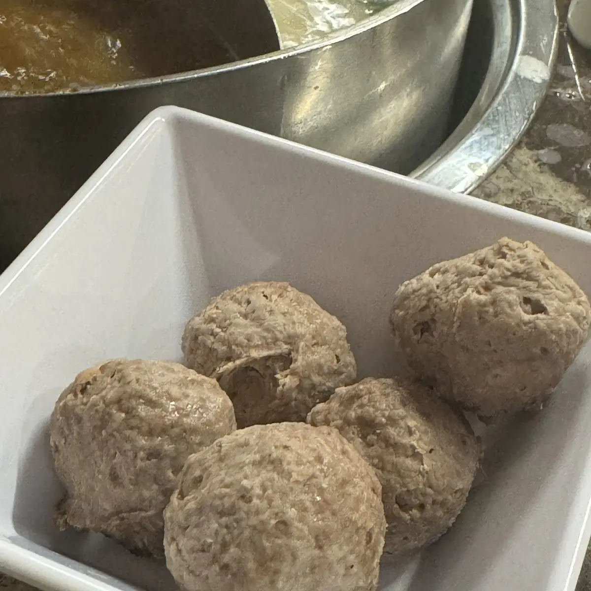 signature hand-pounded beef ball soup 招牌牛肉丸汤